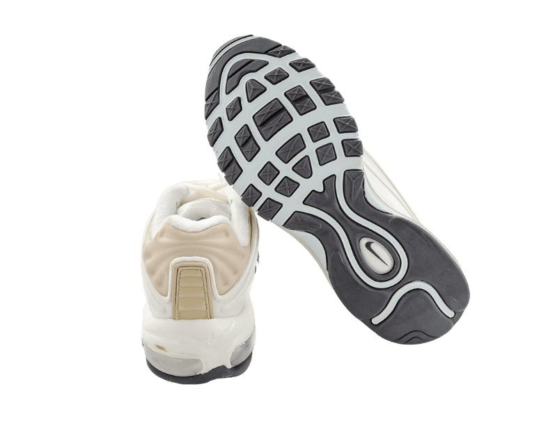 NIKE Air Max Deluxe SE